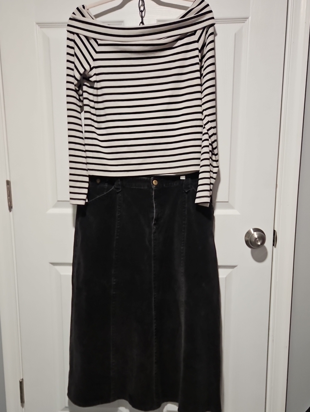 Eddie Bauer Black A-Line Midi Skirt